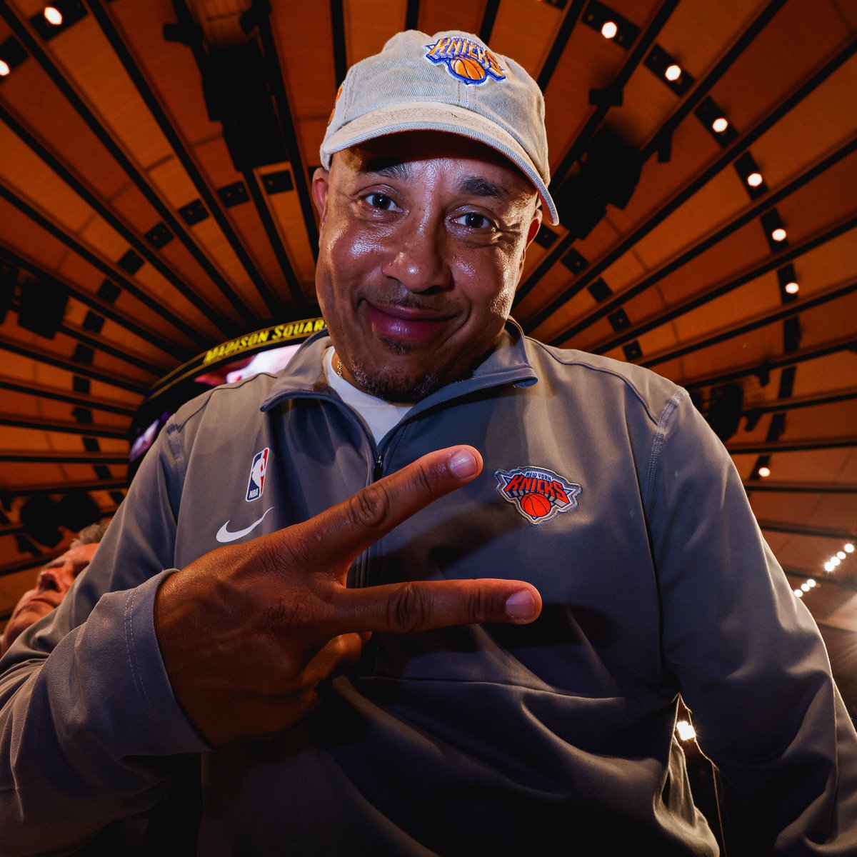 knick_names's tweet image. Whoever took these shots went crazy