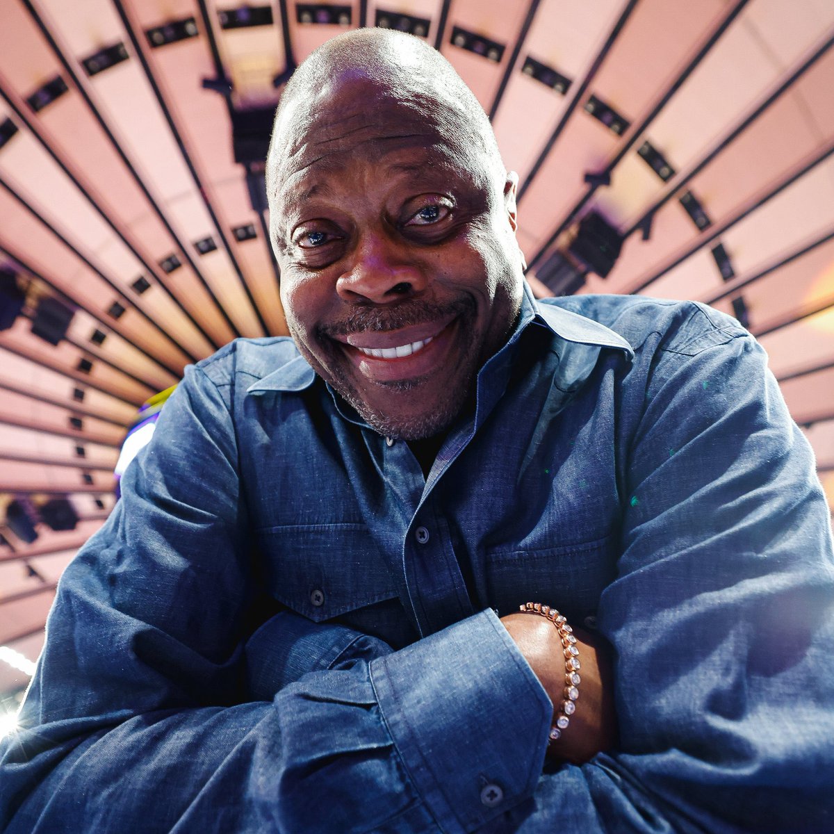 knick_names's tweet image. Whoever took these shots went crazy