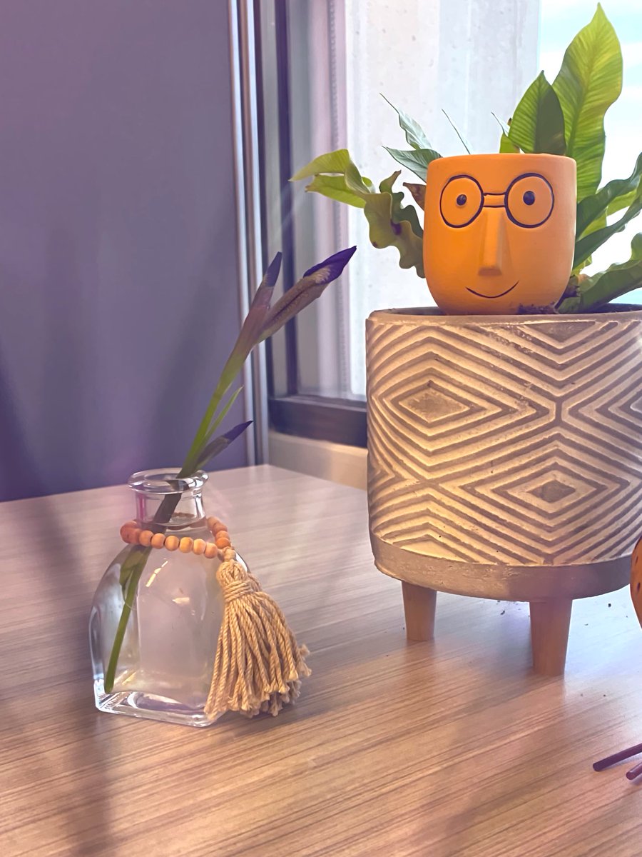 SeattleShepard1's tweet image. My favorite way to start the day is sharing my garden blooms with friends and strangers (sure made the drive thru cashier smile). But I really need to do better about keeping one or two for myself  @newsradionw