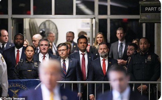 Just look at these dumb f**ks who temporarily crawled out of Trump’s ass to humiliate themselves for a photo