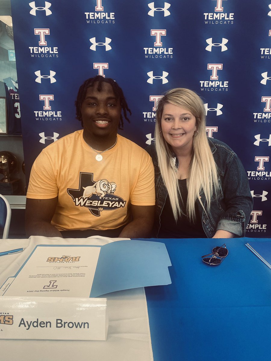 I can’t say enough about this kiddo! Gonna do big things on and off the field! It’s been an honor being your counselor this year! Can’t wait to come watch you next year! @theyknowab #proudcounselor