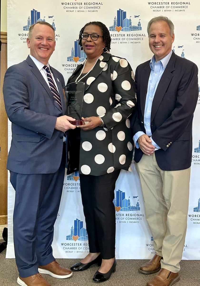 Thanks to @chamberworc for recognizing us & @masshirecenter as their “Advocate of the Year.” Visit us and we’ll advocate for you! @MAWorkforce @MassLWD @TweetWorcester @NASWAORG @CommCorp_MA @SueMailman #workforce