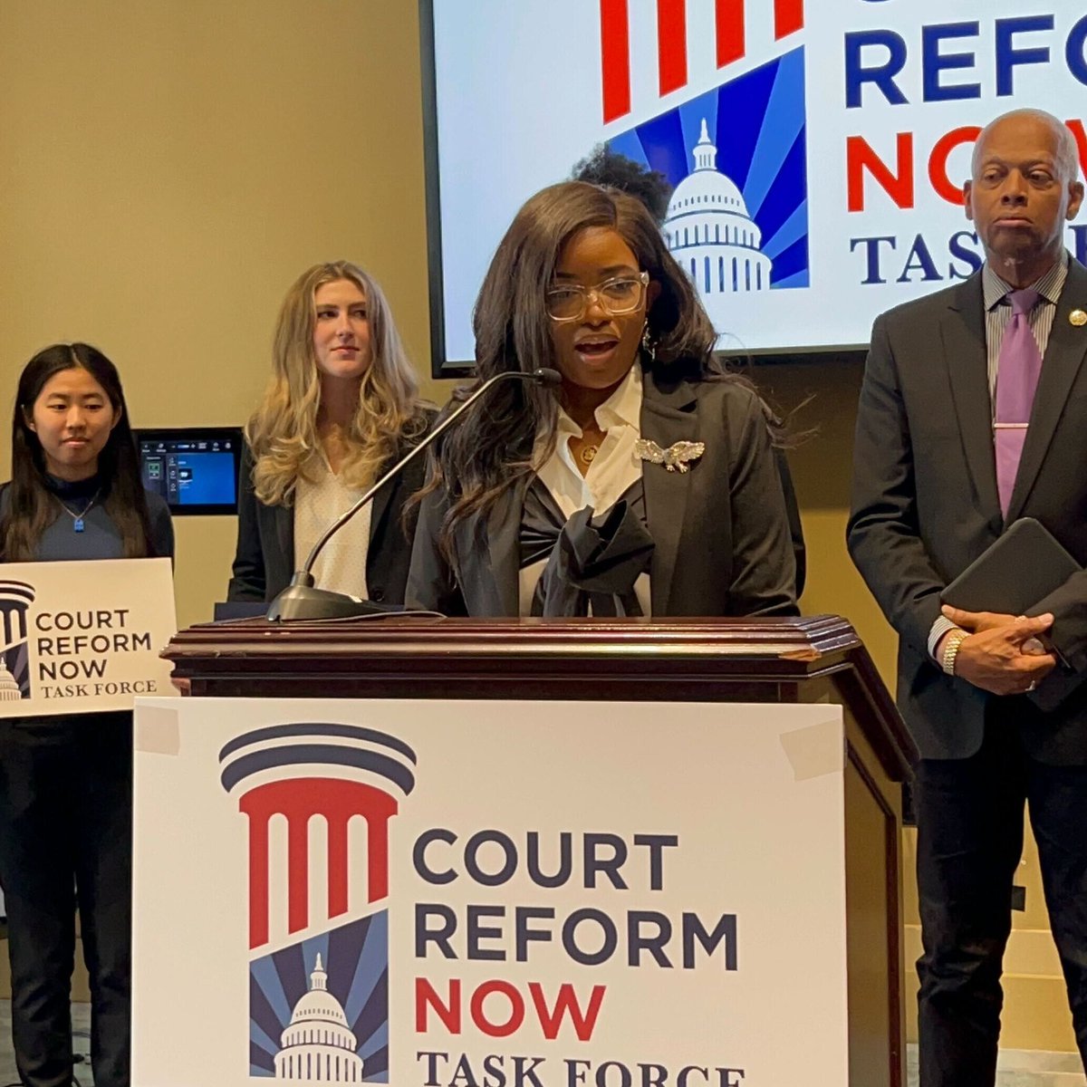 Thank you to @rephankjohnson, @RepJasmine, @RepDean, & @RepRaskin for creating the #CourtReformNow Task Force. Congress must expand the court, require term limits & impose a binding & enforceable code of conduct.