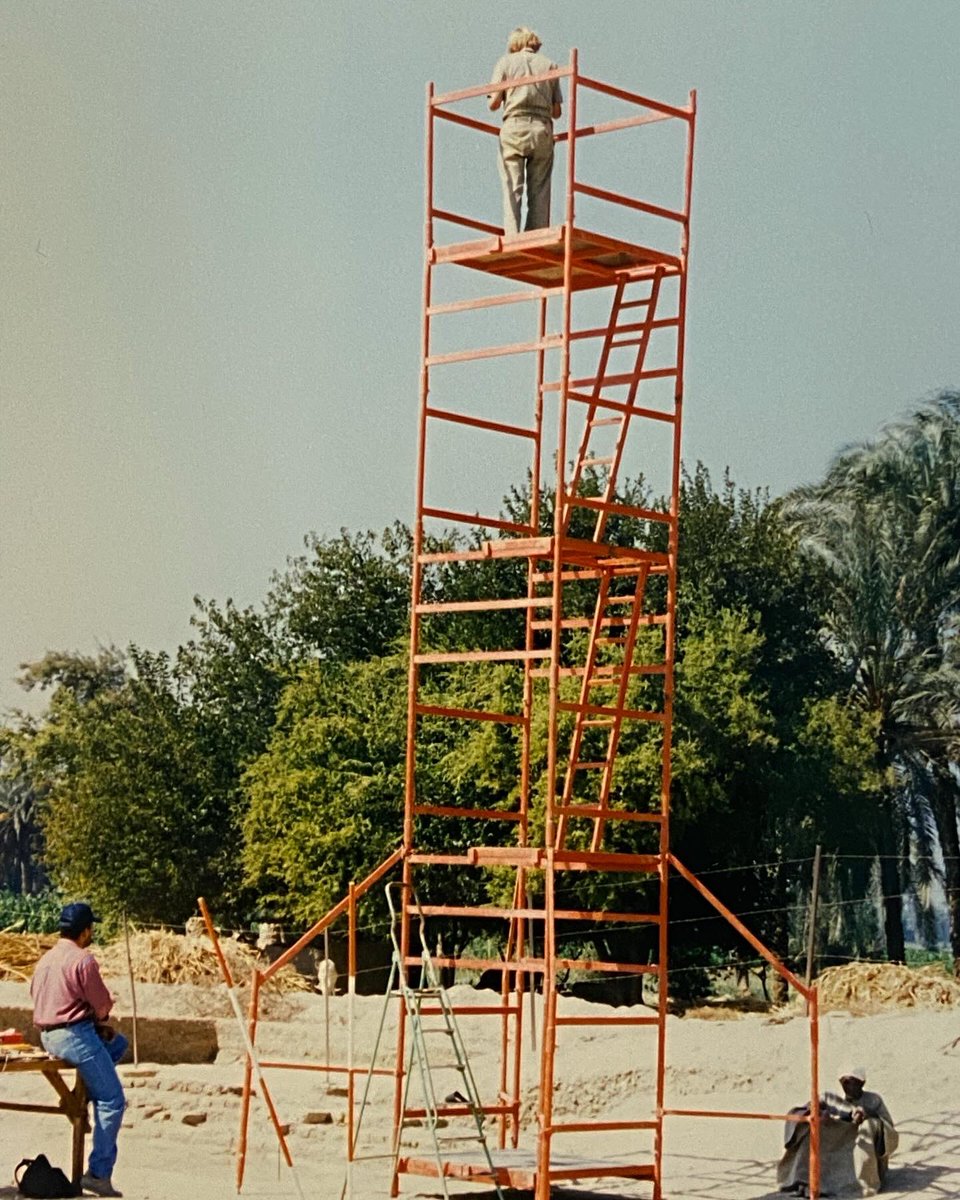 Sad to hear Barry Kemp has passed away. Lecturer and PhD supervisor,  brought me on my 1st excavation, at Amarna #Egypt. He could never tempt me up that photographic tower (!), but his work and writings remain an inspiration, and always repay rereading. Pics from 1997+1999 Amarna