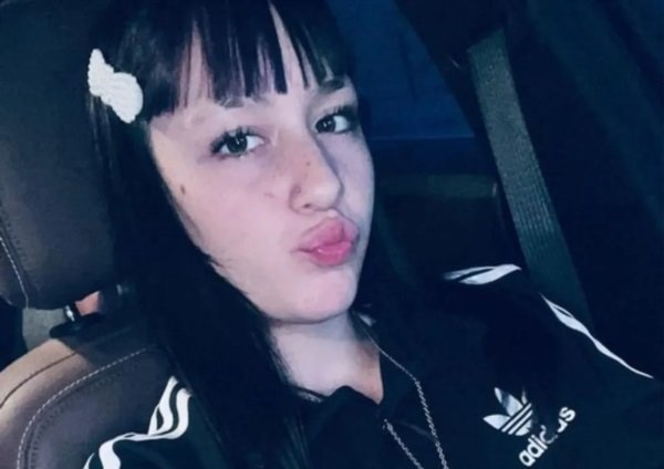 desaparecidaorg's tweet image. #URGENTE BÚSQUEDA EN TIEMPO REAL #MADRYN
🆘PEDIMOS MÁXIMA DIFUSIÓN 🙏
Naara Sarai Suárez tiene 12 años, desapareció el 9/5 en Puerto Madryn, Chubut. Es delgada, altura 1,50. Vestía un conjunto negro Kappa, campera negra y zapatillas Nike blancas. Avisar ☎️ 2804562486, 101 o 911