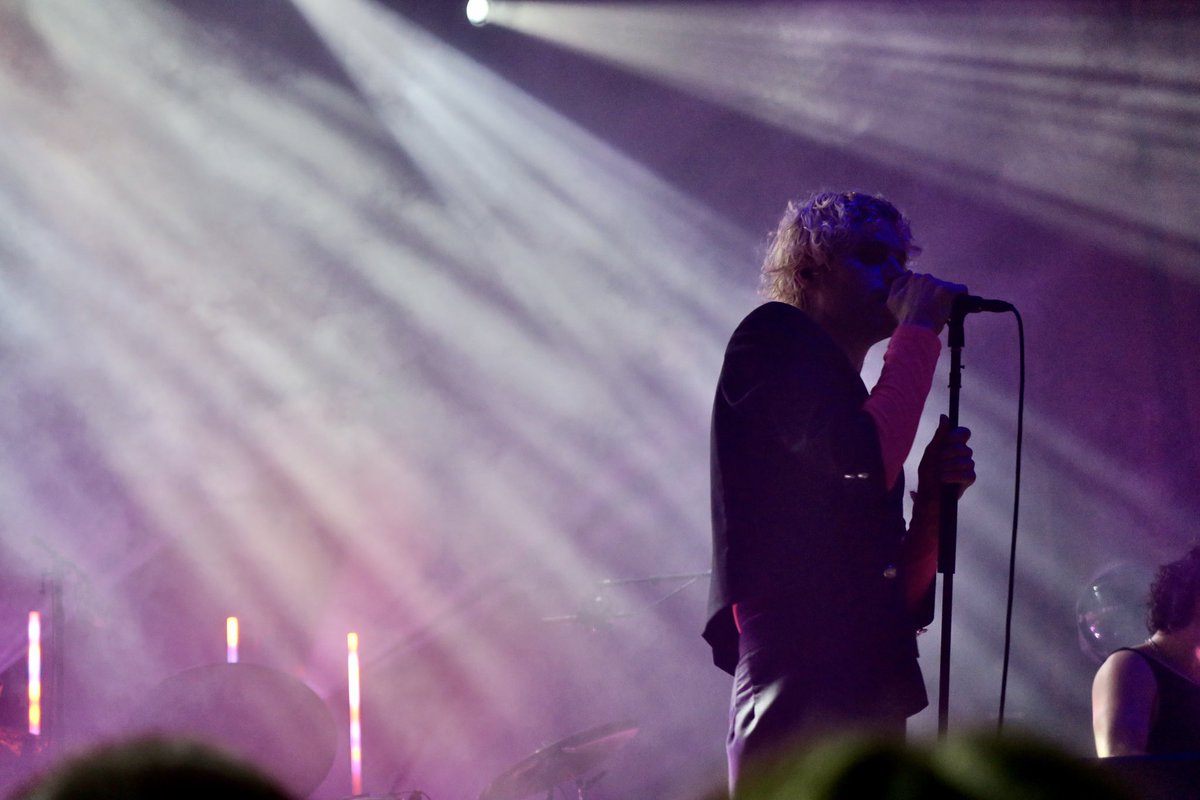 bowlcutstyles's tweet photo. took these at luke last night!!! there’s more over on shotsbyems_ on instagram if u wanna go take a peek!
#NostalgiaForManchester #lukehemmings https://t.co/ucFsgbntVc