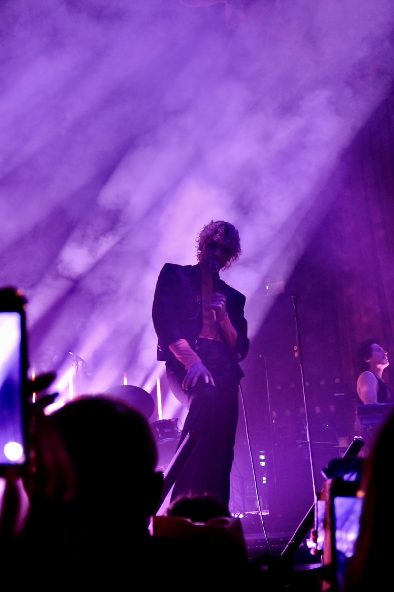 bowlcutstyles's tweet photo. took these at luke last night!!! there’s more over on shotsbyems_ on instagram if u wanna go take a peek!
#NostalgiaForManchester #lukehemmings https://t.co/ucFsgbntVc
