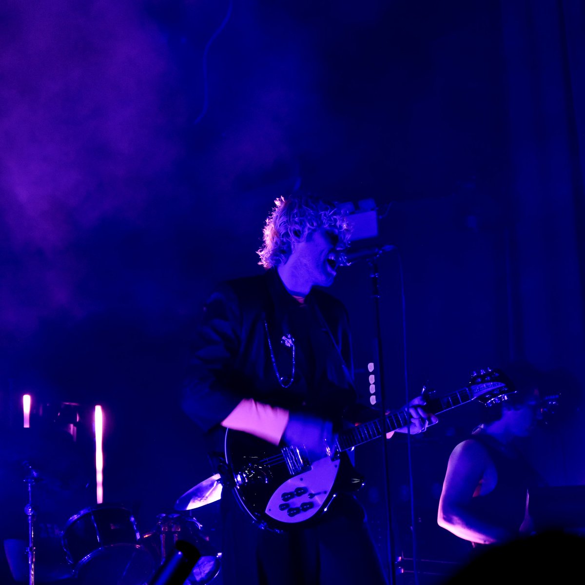bowlcutstyles's tweet photo. took these at luke last night!!! there’s more over on shotsbyems_ on instagram if u wanna go take a peek!
#NostalgiaForManchester #lukehemmings https://t.co/ucFsgbntVc