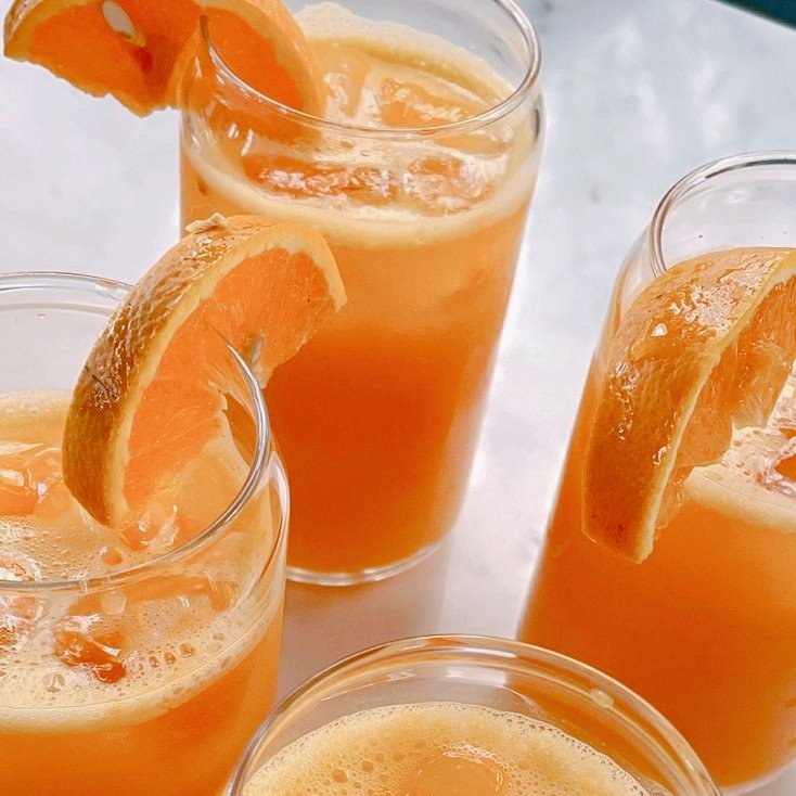 Sabemos lo abrumador que está siendo el clima, por este motivo en la terraza estará de hoy al sábado una barra con bebidas refrescantes. Hay sabores muy exóticos.

Por favor sírvanse y resguardense del calor. 

                    — Vicerrector Edward. 👓☘️