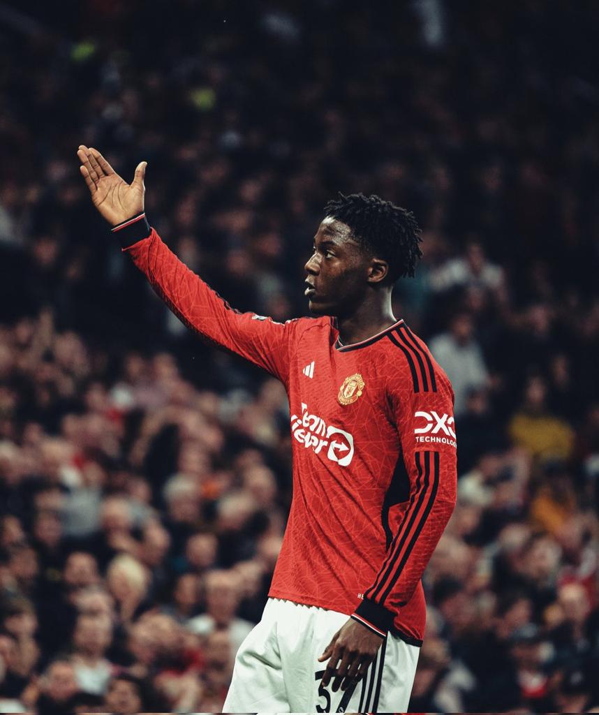 If you're real Manchester United fans drop your handle let follow you now

Repost and like let connect with you right now 💗🎉
