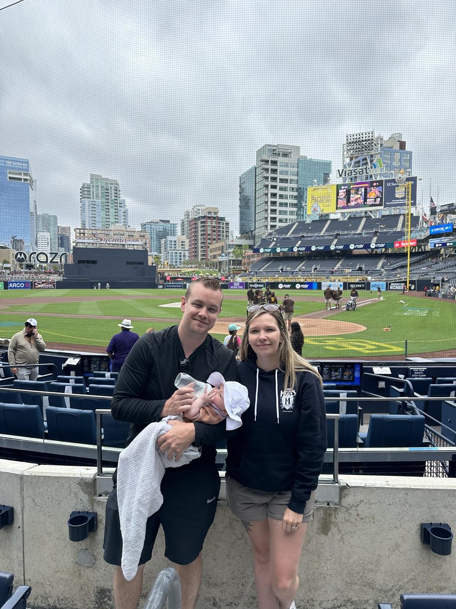 nzsiros's tweet photo. Baby’s 1st Padres Game! #forthefaithful #padres @Padres @NationPadres https://t.co/KLlvfVlQYo