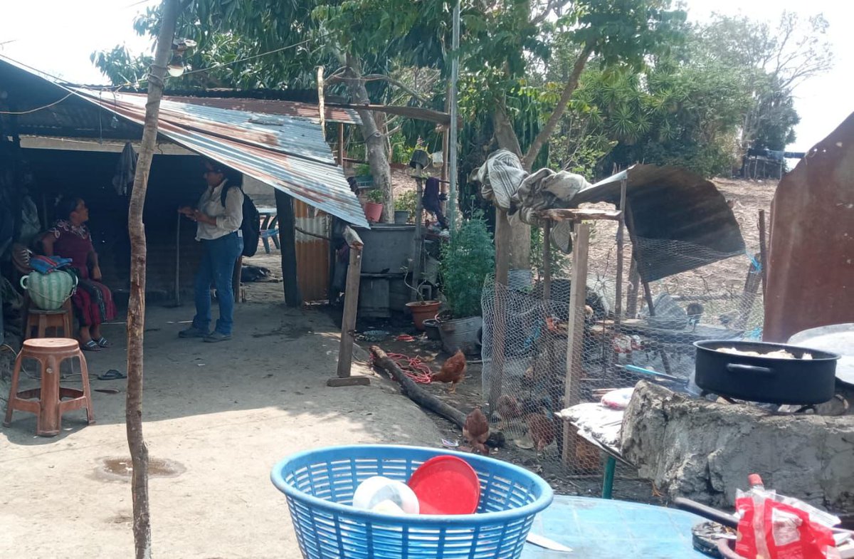 #Quiché Se genera destechamiento de vivienda por fuertes lluvias y vientos registrados en San Rafael Chichop del municipio de Joyabaj, Quiché. 

Créditos: Antonio Cabrera, Jefe del COED.