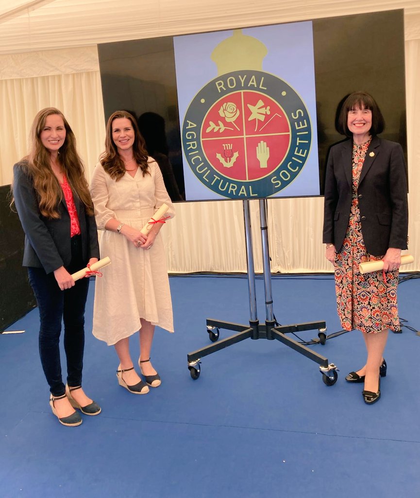 #RapeseedOil🐝🌾🚜 tweet media