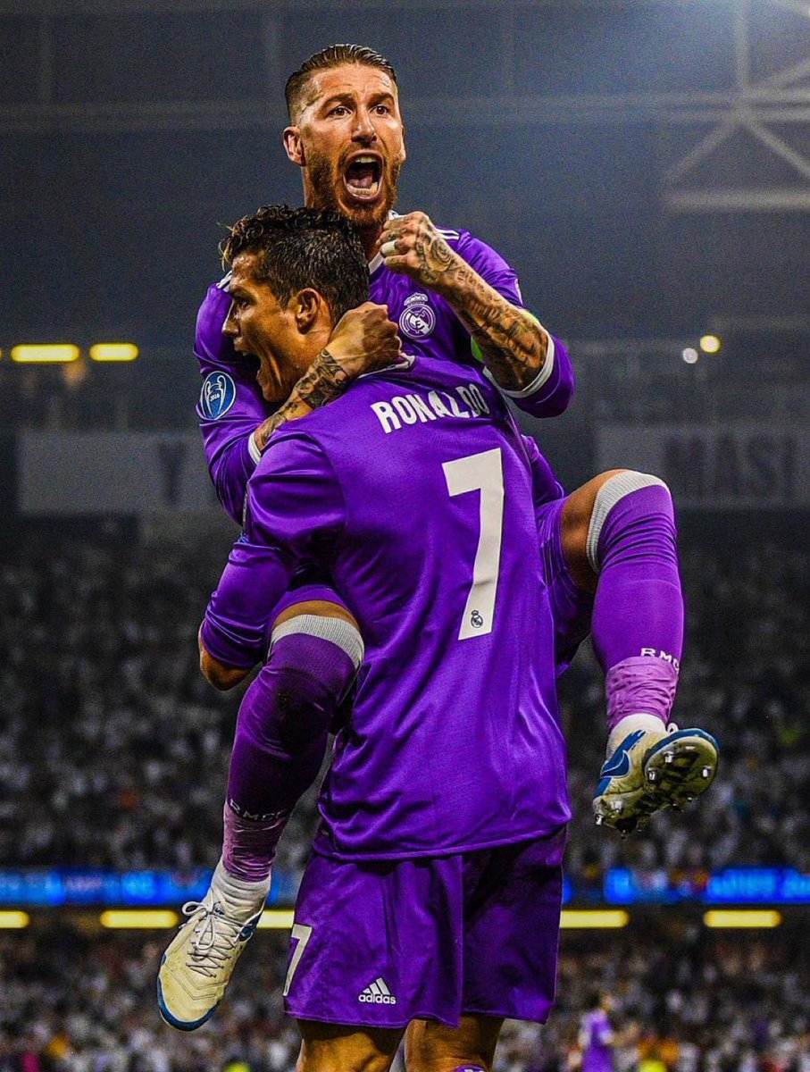 🗣️ Sergio Ramos à propos de Ronaldo : 'On dit que Cristiano ne marque que contre des petites équipes. C'est vrai, car il n'y a pas d'équipe plus grande que le Real Madrid'. 🇵🇹 🇪🇸