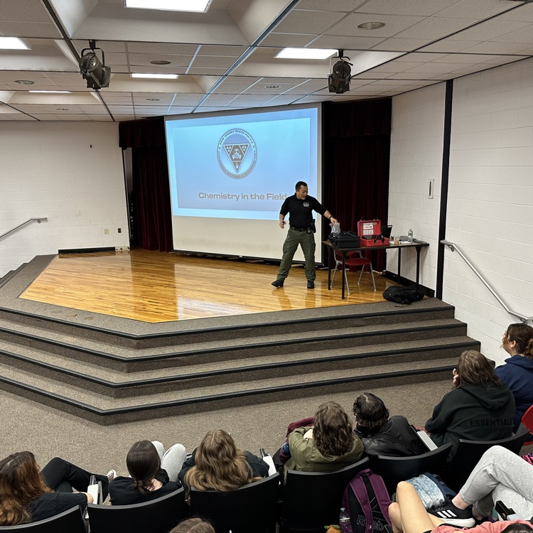 UPAL BioMed was visited today by DSG Pakorn Patimetha (Pak) from NJ State Police Hazardous Materials Response Unit. He talked to our students about about careers in law enforcement, needed science degree for successful career in his unit, and day to day work. Thank you Pak!!