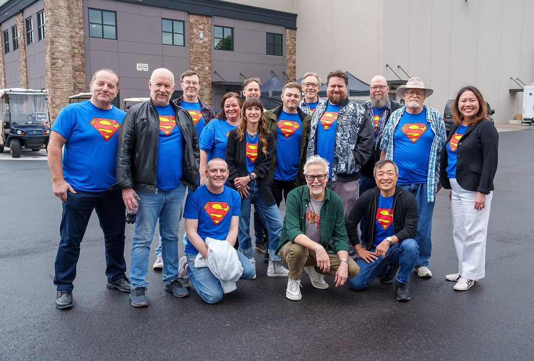 Nicholas Hoult channeled his inner Lex Luthor while meeting DC comic creators visiting the ‘SUPERMAN’ set.

“What are you guys, none of you wearing LexCorp shirts?

(bestjackettpress.substack.com/p/newsletter-1…)