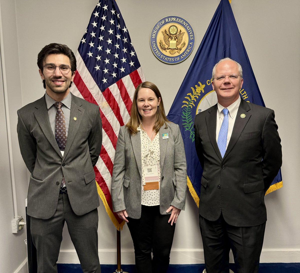 Thank you @RepGuthrie for meeting with internal medicine physicians from Kentucky who were in D.C. advocating for patients and physicians during the American College of Physicians Leadership Day at Capitol Hill! @ACPIMPhysicians #ACPLD