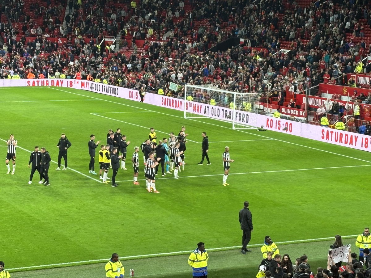 NUFC players applaud away fans & it’s still in their hands going to Brentford… but that was a disappointing night.