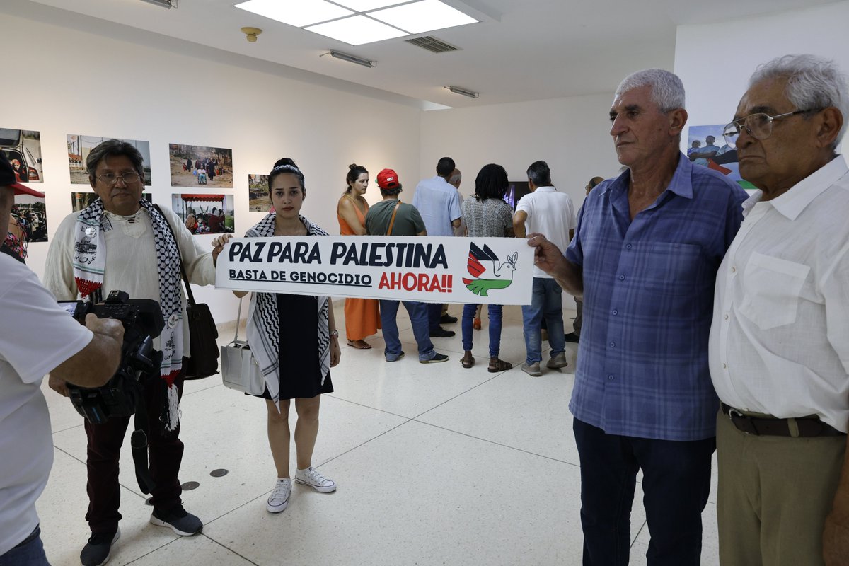 Se inaugura en el @MinrexCpi, la exposición fotográfica 'Palestina Vive'. La muestra es un homenaje a las mujeres niños y niñas, al pueblo palestino, y en particular a los habitantes de Gaza, víctimas del genocidio continuado q comete el gob de Israel con la complicidad de EEUU