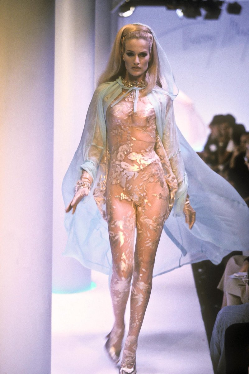 One of the most ✨dreamiest✨ collections of Thierry Mugler — Spring/Summer 1996.