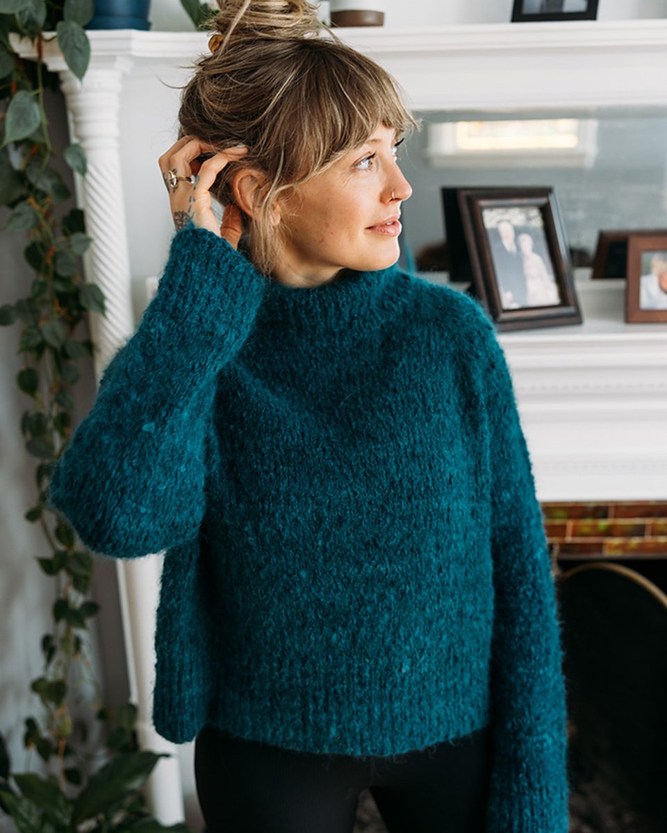 Transport yourself to the cozy comforts of Michigan with Andrea Mowry's Brume Sweater Kit🍁Grab your measurements to select a size (1 through 10), pick your Yarn Citizen hue, and we'll do the rest for you! 📷 @dreareneeknits →  jimmybeanswool.com/knitting/yarn/…   
#KnittingPattern #yarn