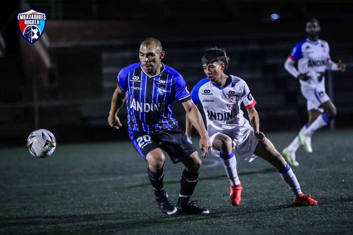 EmbajadoresClub's tweet photo. 2|2 Empate en Compensar para nuestro grupo Élite frente Alianza sur...
Revivamos algunas imagenes.   ⚽💙
.
📷 @ph_cesarc
.
.
#VamosEmbajadoresbogota #juntospodemos #embajadoresbogotafc #TodosSomosColombia #futbolbogotano #estoesembajador https://t.co/xyQCwZg5nB