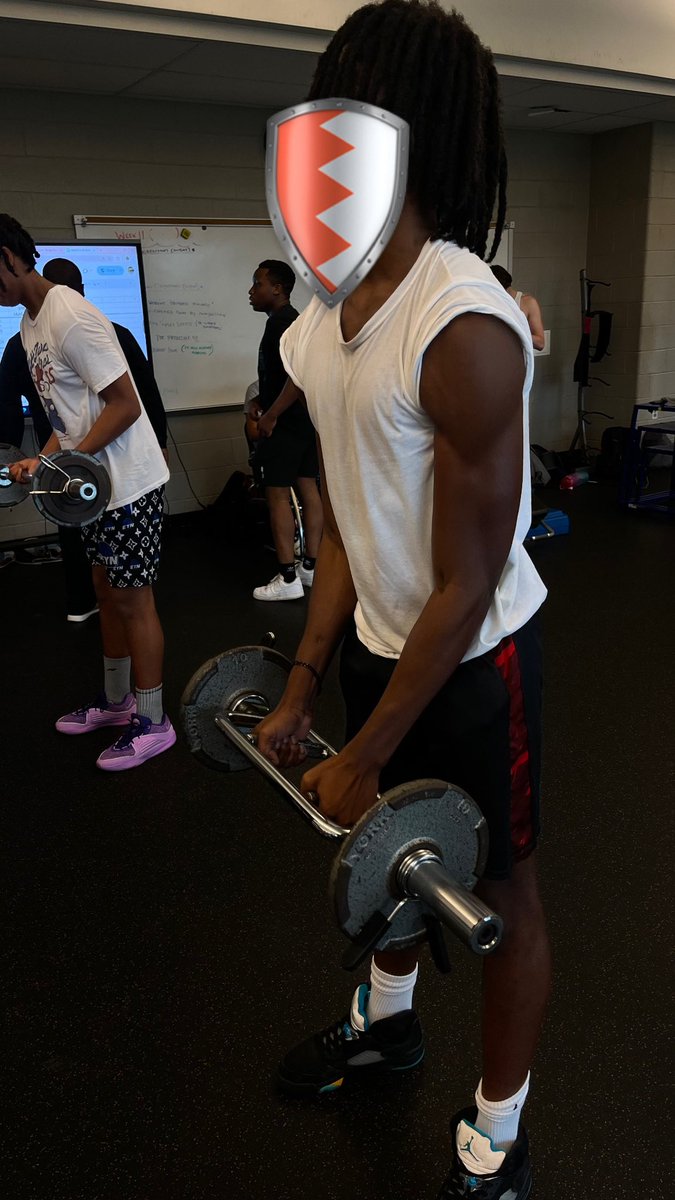 5reasons_'s tweet image. Off season is the most important! @Wheaton_Knights @GOOdashCH 
#Grind #OffSznWork #Gains #WheatonFootball