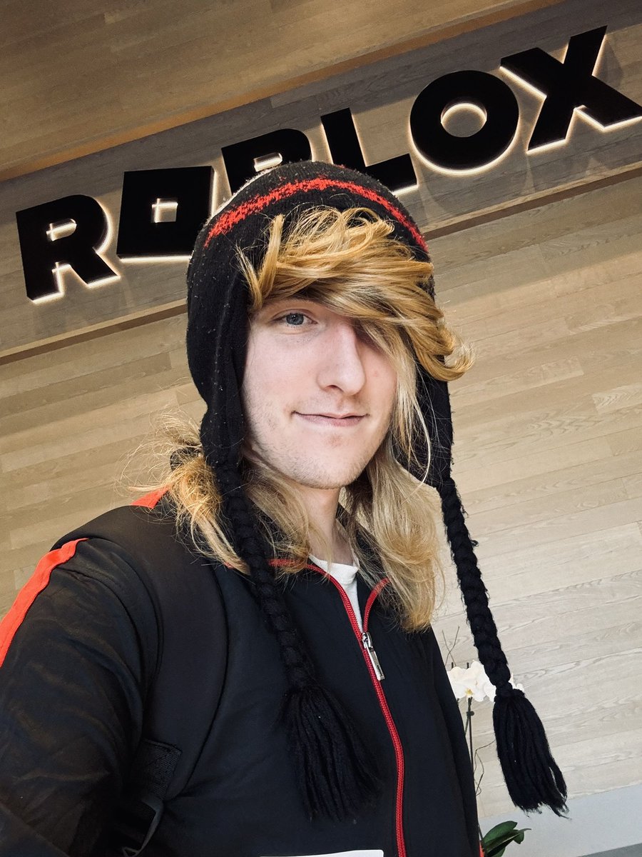 KreekCraft's tweet image. Update: I am inside Roblox.