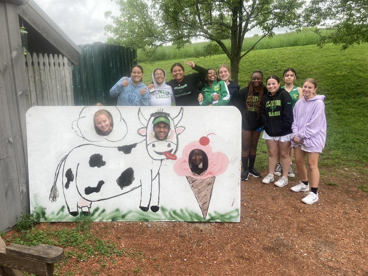 Quick stop at Cherry Hill Ice Cream after our last regular season match! Finished the season at 8-4 in the league. 8-8 overall.