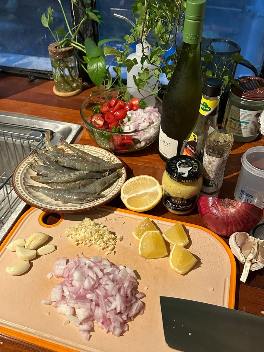 samsoerizqi's tweet photo. I believe that the taste of cooking yourself will satisfy you more than the world's best chefs. 😋🍽🫶 https://t.co/o21sU5WQrK