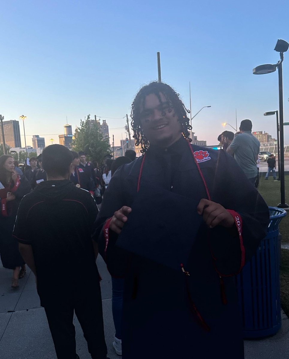 What a senior year!! Not only was I the DPOY but also the 215 wrestling champion and also a champion in shotput in my region! I also was first-team all-state in 6A football, a state qualifier in wrestling, and a state placer in shotput!!! But most importantly I GRADUATED!!!!!!!