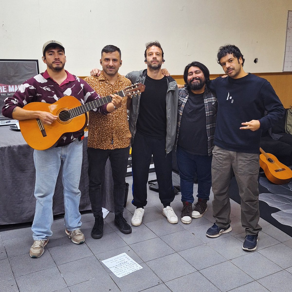 Los Fother Muckers antes de tocar hace un par de días abriendo para @pavementband en el Teatro Coliseo. Es lindo compartir esto con tus amigos y hermanos. Pura magia viva