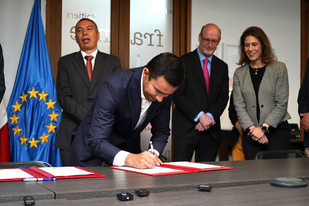 Francia en Colombia 🇫🇷🇪🇺 tweet media