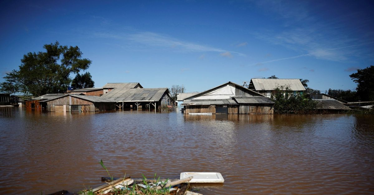 Brazil flooding will take weeks to subside, experts warn reut.rs/3ymgRa7