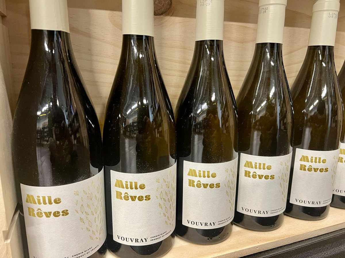 It's time for a refreshing white wine. Mille Reves Vouvray, made with Chenin Blanc and aged on lees for 6 months, offers peach & honeycomb aromas, vibrant acidity, and a soft, savory finish. Perfect chilled with grilled fish or melon & prosciutto. Shop: ow.ly/W2bc50RHC6N