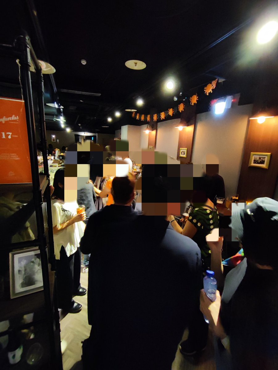 yoshi_shimamura's tweet photo. 台北金馬映画祭（Taipei Golden Horse Film Festival）と同時開催されている、
台湾クリエイティブコンテンツフェスタ2023（Taiwan Creative Content Fest）
のプライベートイベントに御招待いただきました💡

台湾クリエイティブコンテンツフェスタ2023（Taiwan Creative Content Fest）は、台湾クリエイティブ・コンテンツ・エイジェンシー（TAICCA）が主催し、
･マーケット
･ピッチ
･イノベーション
の、3つの分野に分けて事業者が集まり、ブース出展や激アツの商談が行われます😄

どの世界も、一流の方々はハードワークが大好きみたいです✨

━━━━━━━━━━━━

ボクは16歳で社会に飛び出しました🏃💨

何の取柄もない平凡なボクなのですが、【あること】に集中することによって、こんな感じになりました💡
↓↓↓

■
映画プロデューサー📷
ワールドセールスを狙った作品を作り続け、1作目、2作目、3作目の全てが国際映画祭で受賞。

■
オリコン様・テレ東様を含む6社の大株主です💰
大株主になっている銘柄だけで約25億円くらいの評価額です。
※
2023年7月16日時点

https://t.co/EEcsfVp0Ik

https://t.co/jHCwMxiIxi

■
約2,000坪の土地を所有しています。
サッカーコート1面くらいですね⚽
https://t.co/5ozXwt1MlP
※
2023年7月16日時点

■
書籍を出版したら2冊連続で
Amazon総合2位！
Amazon3部門で1位になりました！

書籍【となりの億万長者が17時になったらやっていること】
https://t.co/gXaNqPOwGI
Amazon総合2位！
3部門で1位！
週間ランキング10位！

書籍【うまくいくリーダーだけが知っていること】
https://t.co/JNfAOi9T8a
Amazon総合2位！
3部門で1位！
全国の書店30店舗以上で1位になりました。

■
下��の書籍で大株主としてのインタビュー記事をご掲載いただきました。

【株探超活用法DX 大株主の研究/宝島社】
https://t.co/VobHgDPNyN

【高配当株と円安株で月15万円稼ぐ 億り人がやっている（秘）投資法/宝島社】
https://t.co/bLY6Kkjv7l

東洋経済様にコラムを寄稿しました。
【100社の株を配当狙いで持つ投資家が明かす流儀/東洋経済オンライン】
https://t.co/qK7CL2Pcvx

幻冬舎ゴールドオンライン様にコラムを寄稿しました。
【カリスマ個人投資家が「円安・株安なんてあまり気にしなくていい」と断言するワケ/幻冬舎ゴールドオンライン】
https://t.co/J8V2EsJkcx

■
新宿警察署長から感謝状をいただきました。
https://t.co/3ycuPTRxqb

■
京都芸術大学様と共同講座をやりました
https://t.co/nZBGreNwZG
↑↑↑

『どうやればそんなことになるのか教えてください��』
的なDMを山ほどいただきますので、その答えをnoteに書きました。
ぜひ、ご覧ください😄
↓↓↓

https://t.co/4UIwyeIQbd

出掛けるときに踏んだ犬のウンチを、帰宅するときにもう一度踏んでしまうレベルのボクですが、地道に真面目に仕事をして、楽しく生きています📷
ぜひ、仲良くしてくださいね😉

#映画 
#映画好きと繋がりたい 
#投資家さんと繋がりたい 
#株式投資投資 
#不動産投資 
#富裕層 #資産家 
#テレ東 
#テレビ東京 
#起業 
#スタートアップ
#台北金馬映画祭
#映画祭
#台湾
#台湾クリエイティブコンテンツフェスタ
#TCCF
#TAICCA