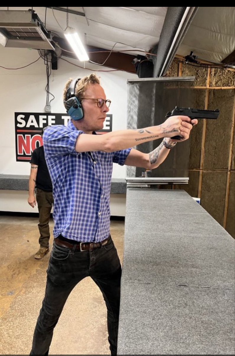 Personally, the whole Alpha male bollocks bores me, but in who’s world is this prick a big man? A kid can shoot a gun. More failed hipster in mid life crisis. Skinny wankstain.