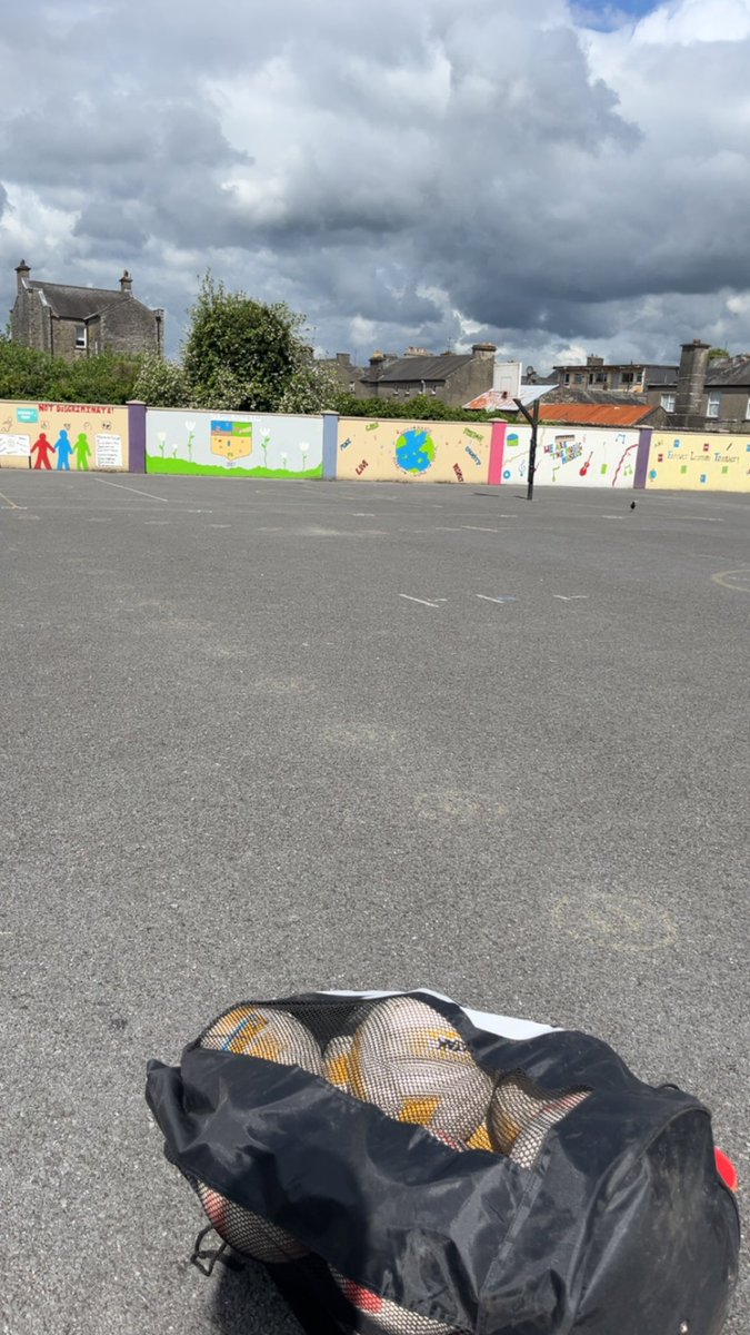 MeganGaughan's tweet photo. Great week of school activity so far!!💪🏻 
@StKevins @STulsk @TulskGAA @Tulskcamogie @ConnachtGAA #ConnachtCDO https://t.co/Zt69pEYTLI