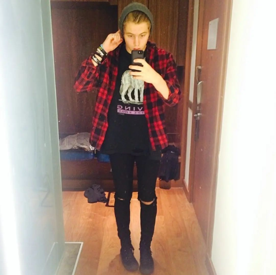 lukehmmingsta's tweet photo. "I haven't been in a hotel in like 12 hours"

july 7, 2014 https://t.co/EBv2nhHz1y