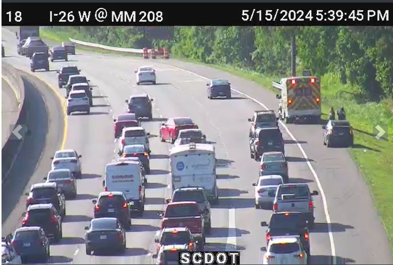 A crash with injuries on I-26 WB near MM 208 has the right lane blocked...we are seeing delays as emergency officials work the scene. @abc4traffic #chstrfc