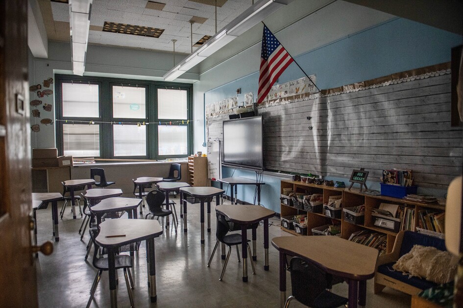 Schools Successfully Fighting Chronic Absenteeism Have This in Common edweek.org/leadership/sch…