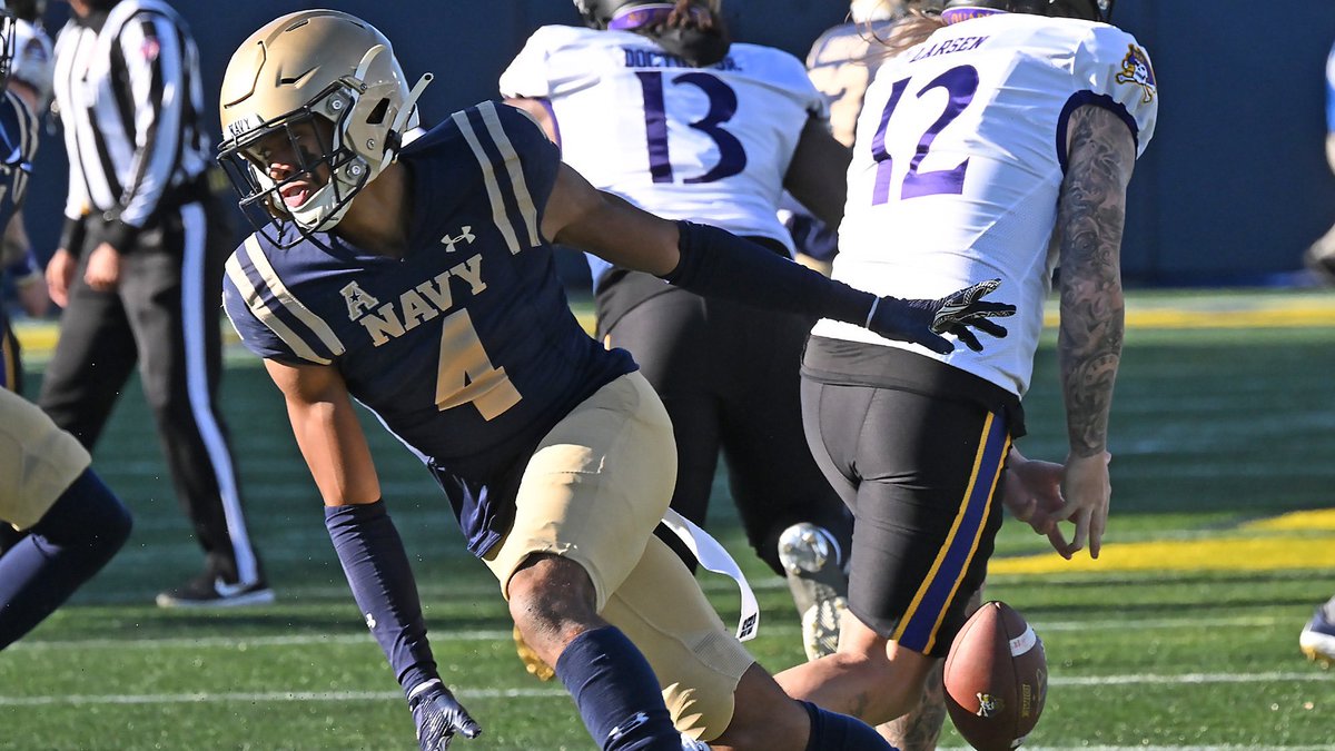 seanm4rtin's tweet photo. #4GG Extremely blessed and grateful to have earned an offer from the Naval Academy!! All praises to The Most High! @CoachIvinJasper @CoachCole828 @thecoachsutton @TheCoachHamm @Showtime12u @henry_corvin https://t.co/yJlXacQz1e