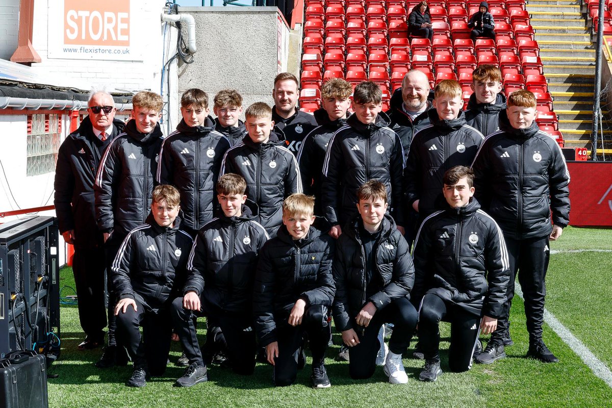 west_endfc's tweet photo. Tonight was @west_endfc's  last  match doing  ball squad duties at Pittodrie. Huge thanks to everyone at @AberdeenFC for this opportunity, a special thanks goes to Allan McKimmie who has personally looked after the boys at every match. Memories to cherish for sure. ⚽️🔴⚪️🔴 https://t.co/1g3Vj9qc5K
