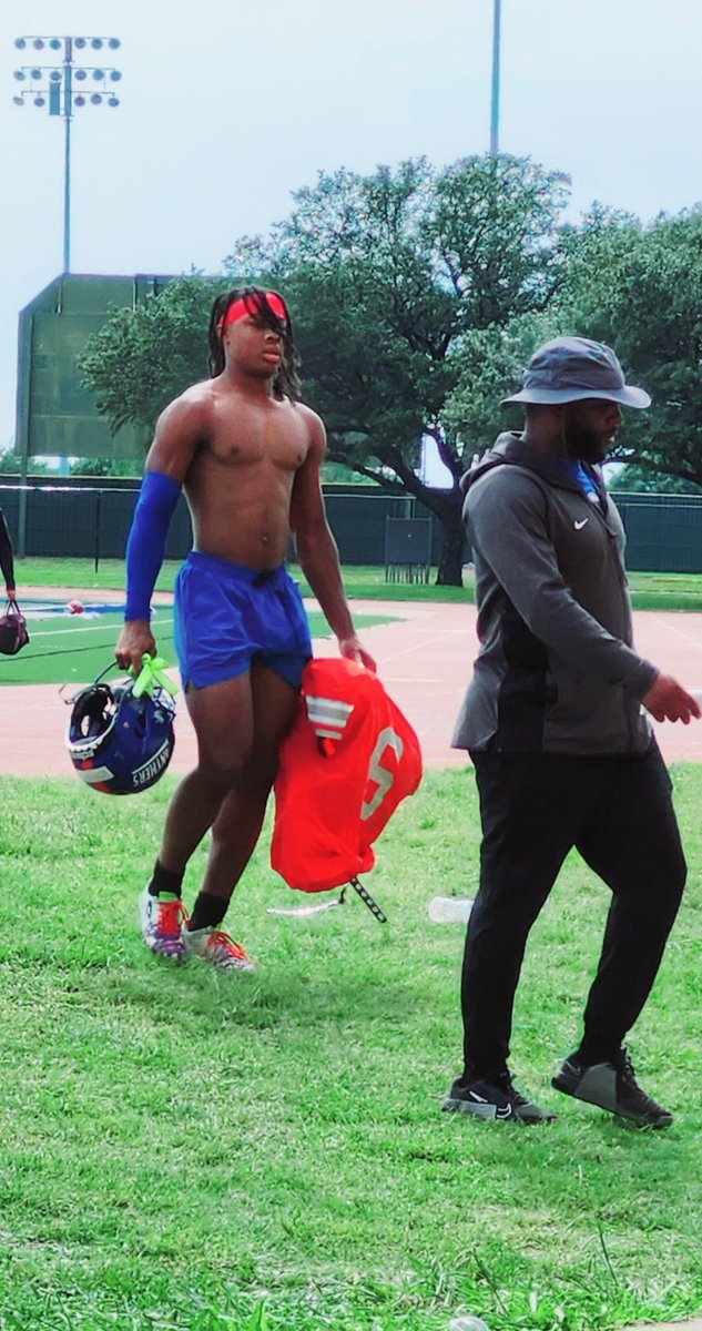BraylonEdward10's tweet photo. Spring game in exactly 1 week... I'm loving this 185lbs @KamChancellor #LEGIONOFBOOM 💥 @GPowersScout @MikeRoach247 @dctf @RonMurrayJr @WeDemBos @PrepRedzoneTX https://t.co/WHUVkGxmzD