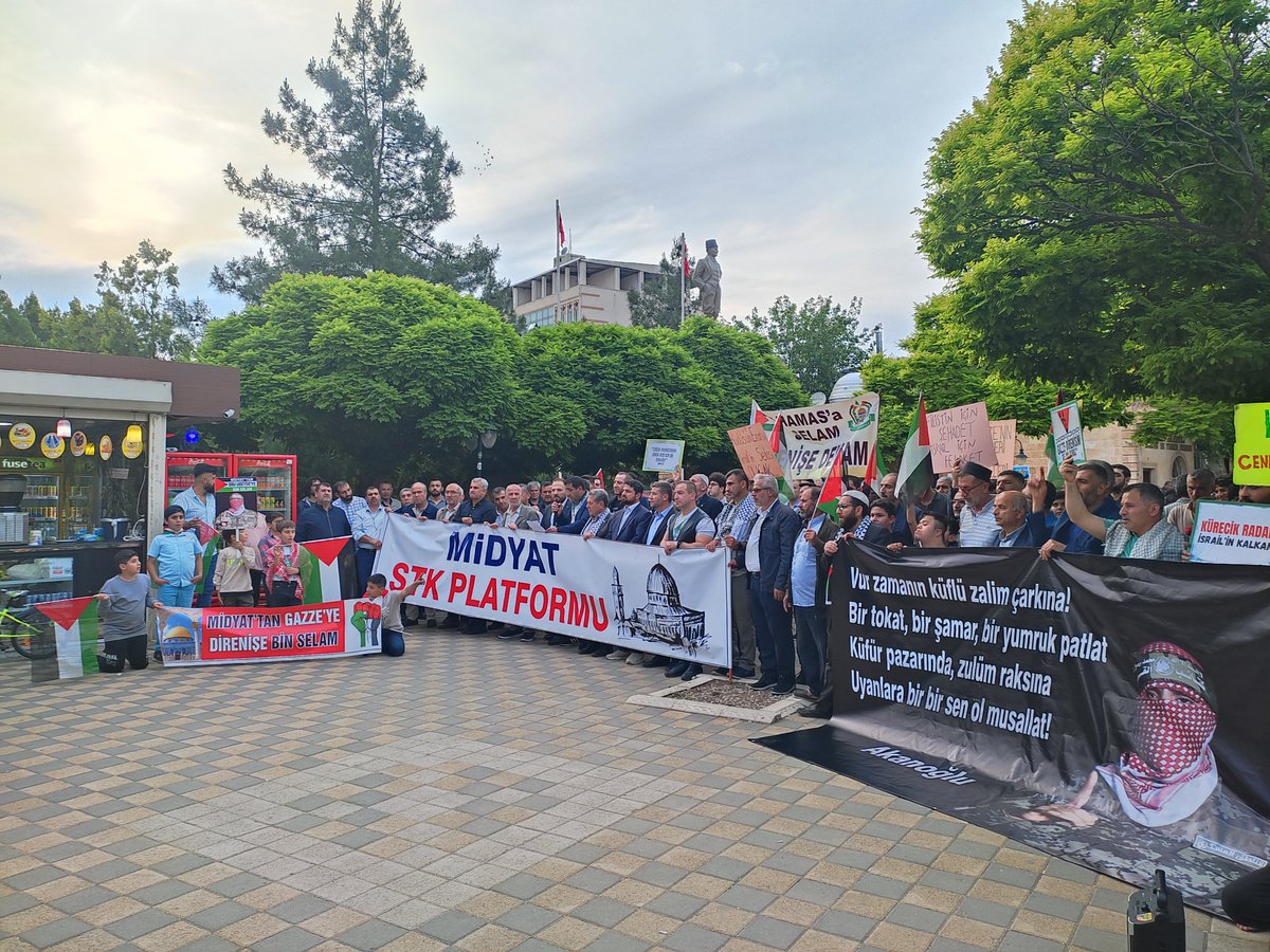 Filistinlilerin zorunlu göçe tabi tutulduğu Nekbe'nin 76. yıl dönümü dolayısıyla Midyat Sivil Toplum Kuruluşları ile birlikte  Düzenlediğimiz yürüyüşe katıldık. Yürüyüşün ardından Midyat Cevap Paşa Camii'si önünde basın açıklaması yaptık.