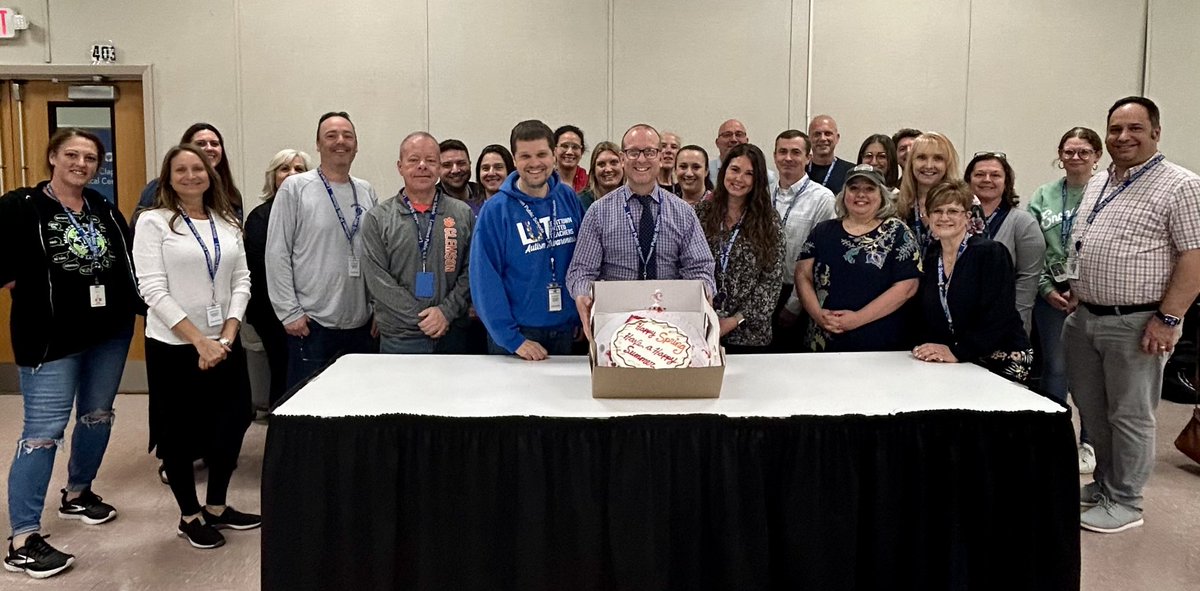 @theLUT Executive Board at our May meeting doing the work. Thank you to Levittown Retired Teachers Co-President, Ronnie Stoll, for providing the traditional cake! @nysut @Nysutnro