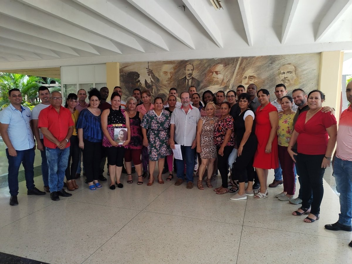 Compartimos en la Universidad Política Ñico López con cuadros jóvenes del @PartidoCC de la Especialidad en Dirección Política. Explicamos como regresa el proceso #XICongresoFMC a las bases y las proyecciones de trabajo del año 2024 al 2029. #MujeresEnRevolución @FMC_Cuba