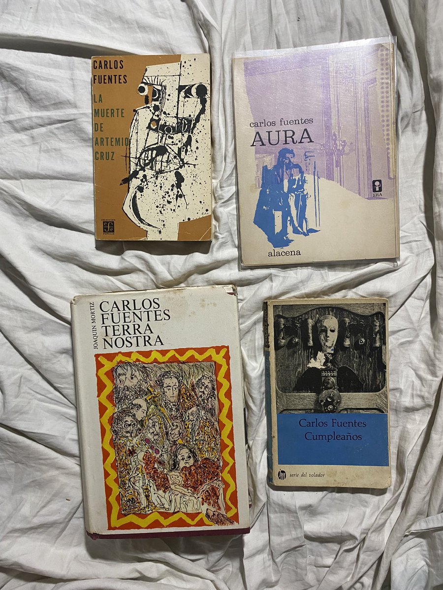 Un día como hoy murió Carlos Fuentes. En Perro Librazo tenemos algunos de sus libros. Todos son primeras ediciones.
