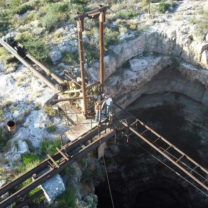 😱¿Sabías tú que en Chihuahua tenemos un Cenote?❗️❗️
Te compartimos la Publicación de Chihuahua y su gente sobre el Hundido un cenote ubicado en Jiménez.🥶
HISTORIASMX. - En la majestuosa Sierra el Diablo y asentado a 1329 metros s.n.m., se encuentra  el cenote 'El Hundido',💦