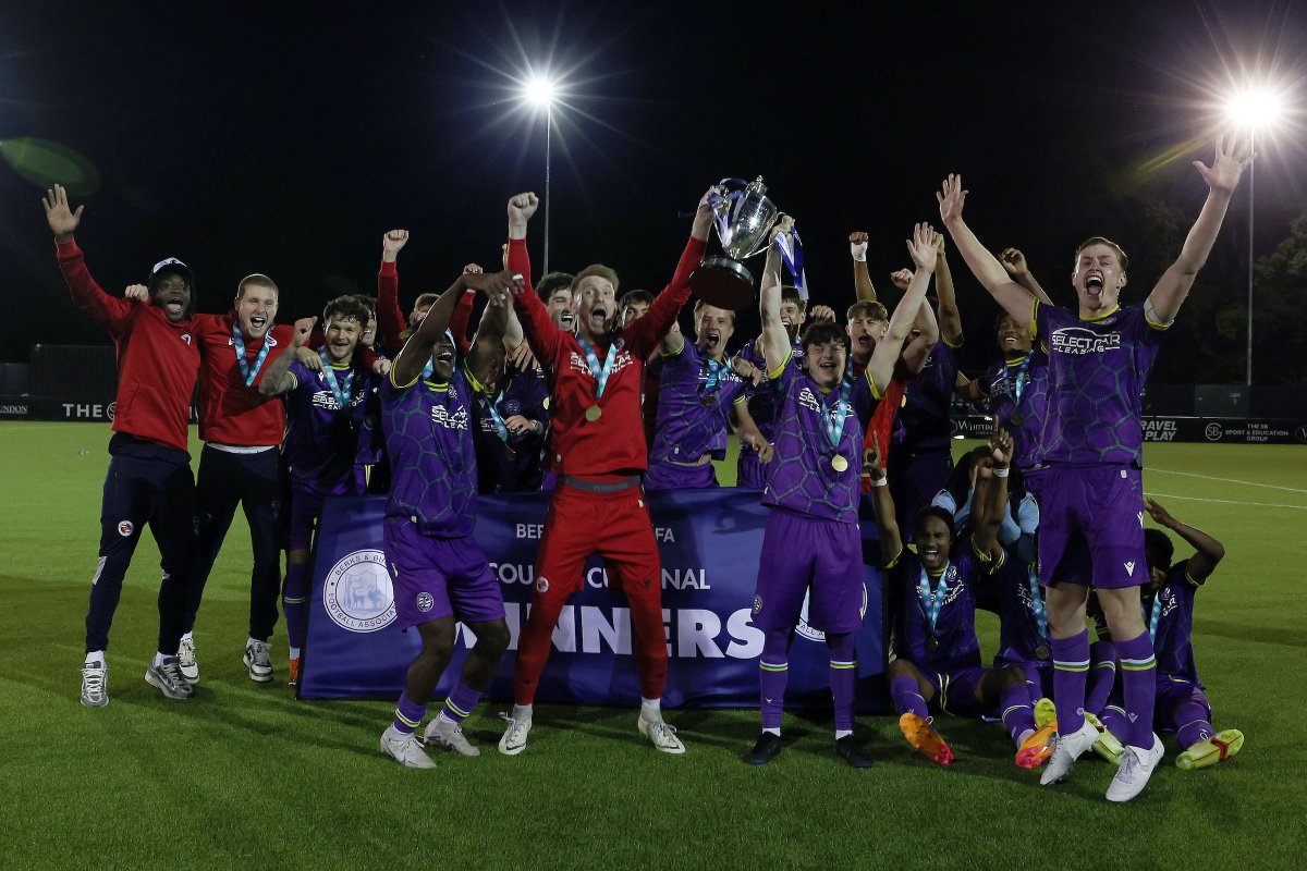 What. A. Team! 💙🤍 Full reaction coming your way tomorrow! 🍾 #RFCU21 | #ReadingFC